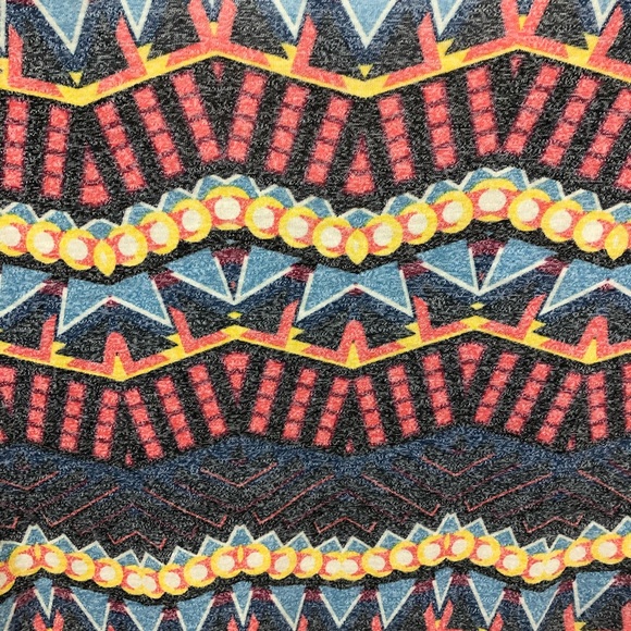 LuLaRoe Classic Hi Low Top - Picture 4 of 4